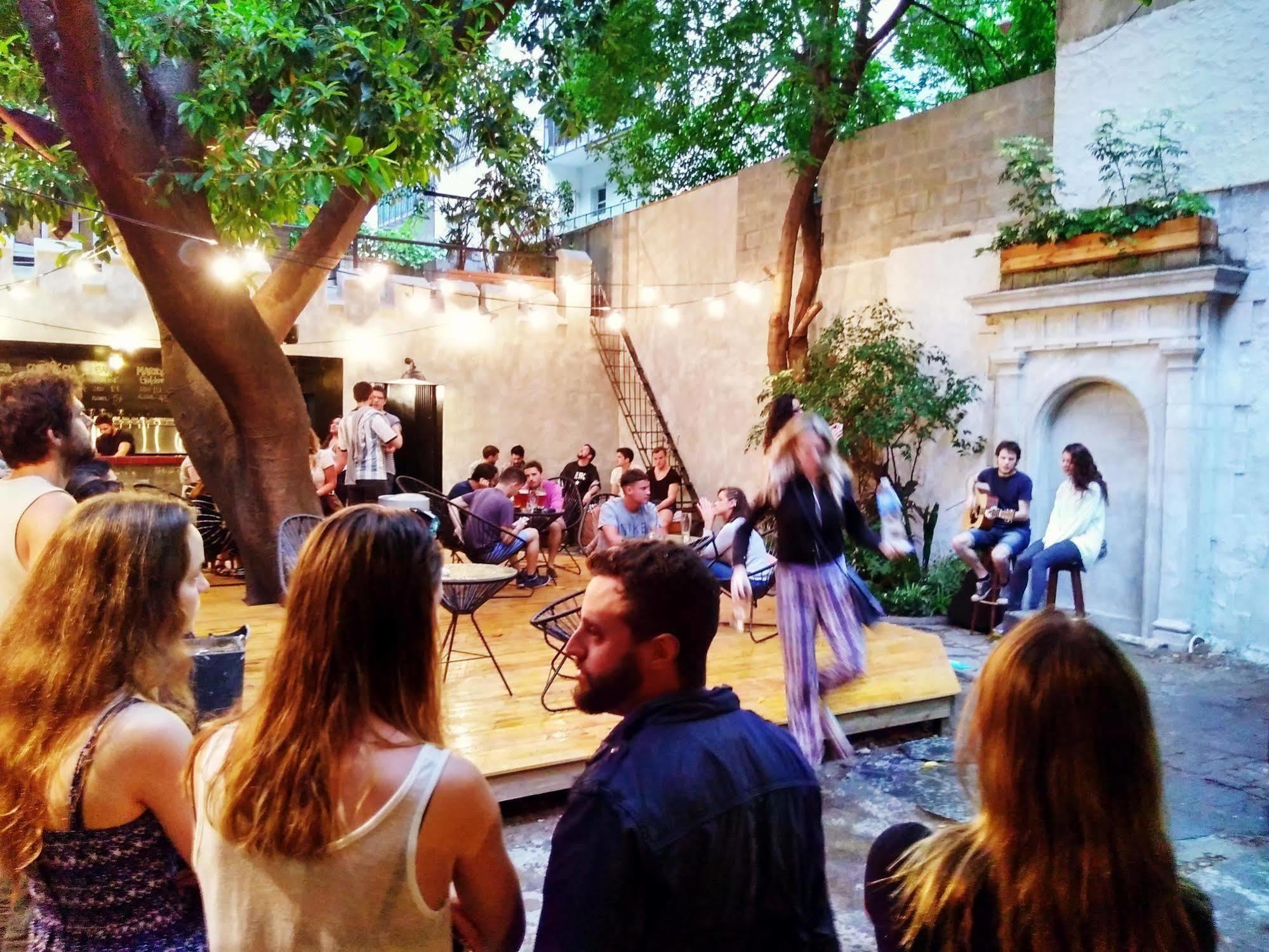 Art Factory Beer Garden Hostel Buenos Aires Bagian luar foto